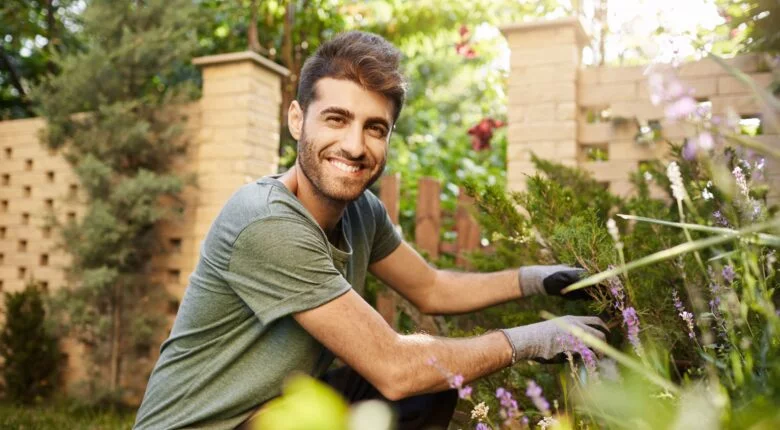 Vous recherchez un jardinier professionnel à Balma pour transformer et entretenir vos espaces verts ? Notre équipe d'experts en aménagement paysager est à votre service pour offrir des prestations de qualité : conception de jardins sur mesure, entretien régulier, tonte de pelouse, taille de haies, élagage, et plus encore. Faites confiance à notre savoir-faire pour embellir votre extérieur et créer un espace de détente qui vous ressemble. Contactez-nous dès aujourd'hui pour un devis gratuit et personnalisé.